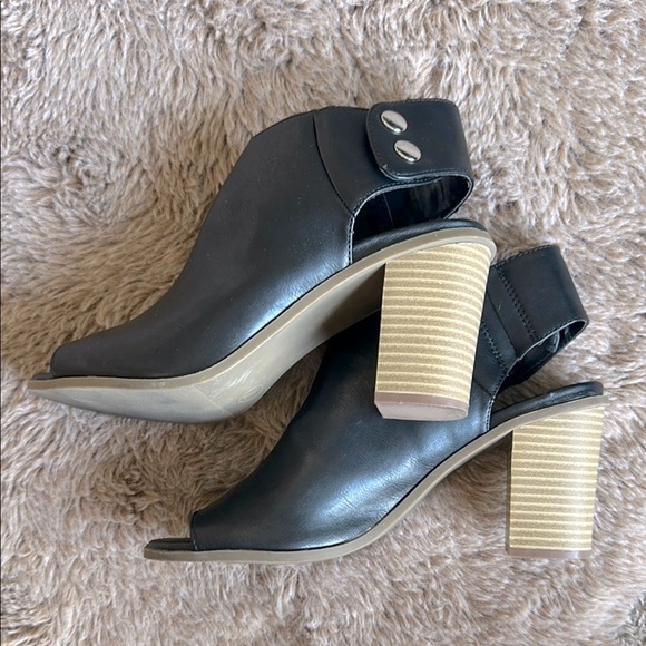 Madden Girl Peep-Toe Mules with Tan Block Heel - Picture 6 of 7